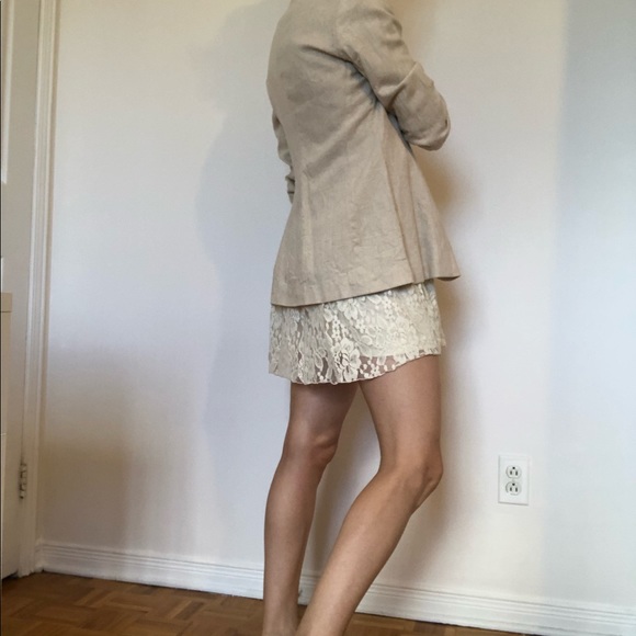 Adorable Lace dress which fits and XS - Picture 5 of 7